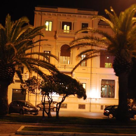 Villa Tina Hotel Viareggio Exterior photo