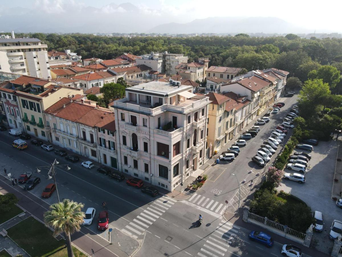 Villa Tina Hotel Viareggio Exterior photo