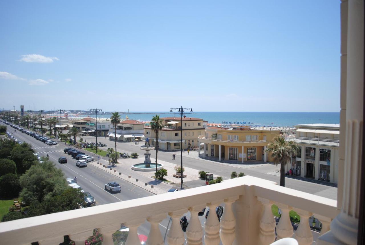 Villa Tina Hotel Viareggio Exterior photo