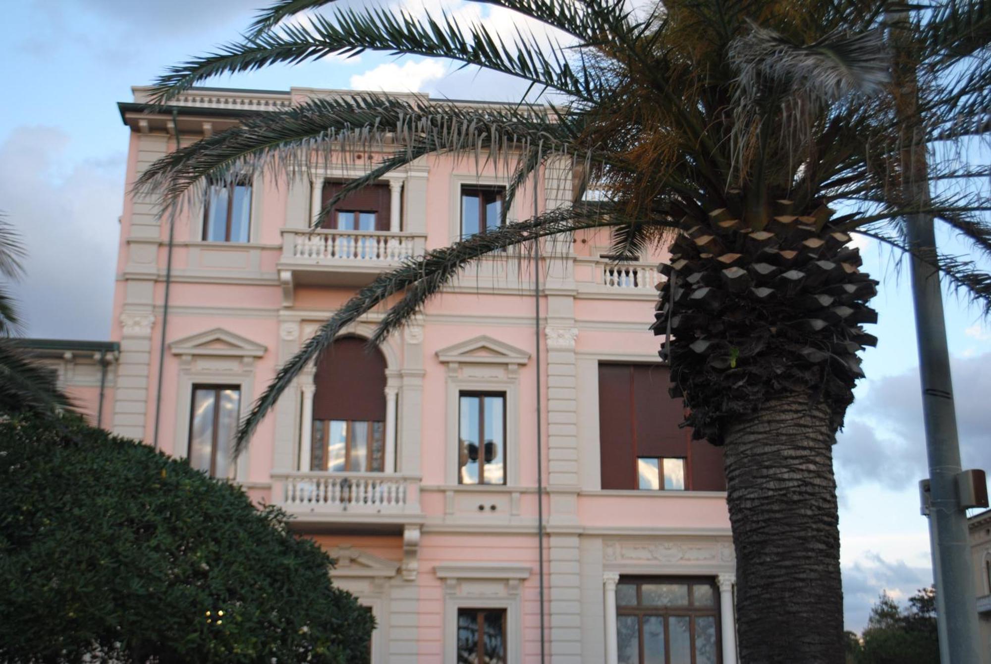 Villa Tina Hotel Viareggio Exterior photo